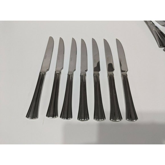 Reed & Barton BROOKSHIRE 7 Dinner Steak Knives Stainless Flatware 9 5/8" - Picture 1 of 8